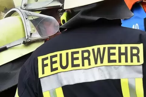 Der Mann, der laut Staatsanwaltschaft psychisch krank ist, soll unter anderem versucht haben , eine Fußmatte in Brand zu setzen.