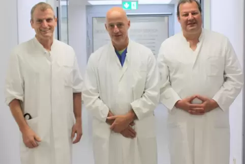 Die neuen Chefärzte (von links): Mark Neufang (Klinik für Allgemeine Innere Medizin, Gastroenterologie und Diabetologie), Jörn W