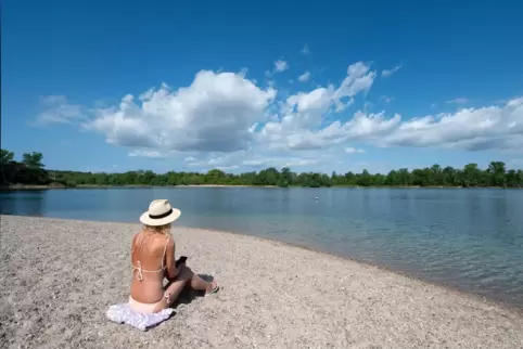 Urlaubsgefühl: Die Strände am Marxweiher bieten ausreichend Platz.