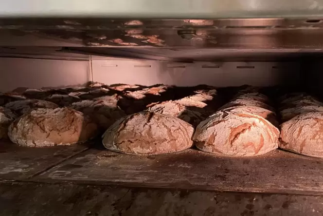 Brote im Backofen: Für manche Kunden ist ein ganzer Laib zu groß.