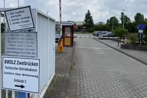 Aufnahmeeinrichtung für Asylbegehrende: Ein- und Ausgang in der Spaldinger Straße.