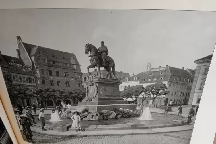 Rolf Buschmann schickt diese Aufnahme aus einem Bildband, der anl&auml;sslich des bayerischen St&auml;dtetags 1913 entstanden ist. 