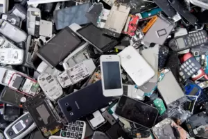 Elektroschrott gehört auf den Recyclinghof. 