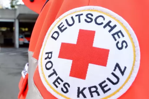 Eine 20-Jährige wurde vom Rettungsdienst ins Krankenhaus gebracht. 