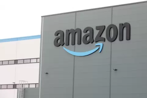 Amazon hat zuletzt weltweit deutlich mehr verdient als erwartet. 