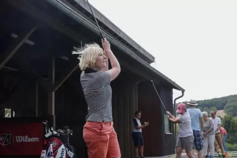 Auf der Driving Range beim Golfclub am Donnersberg. Auf der Driving Range beim Golfclub am Donnersberg.