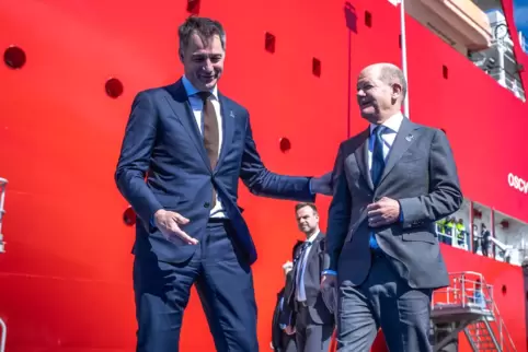 Bundeskanzler Olaf Scholz und Belgiens Premierminister Alexander De Croo im April in Ostende: Auch Deutschland beteiligt sich an