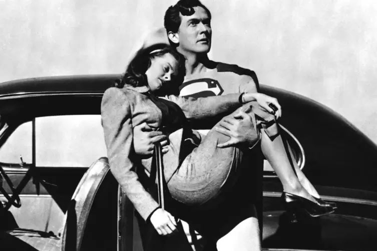 Die allererste Verfilmung der Comic-Hefte entstand 1949 mit Kirk Alyn und Noel Neill. 