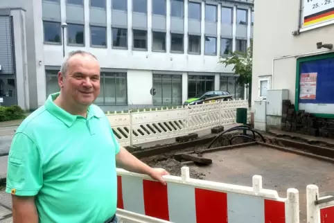 Aktuell laufen noch die Arbeiten, um die Lade-Infrastruktur aufzubauen, erläutert Martin Pfeifer, Geschäftsführer der Nahwerk En