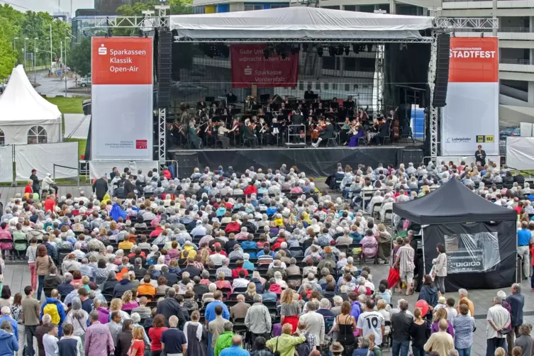 Die Sparkassen-Stiftung sponsort unter anderem das Klassik-Open-Air im Rahmen des Stadtfests. 