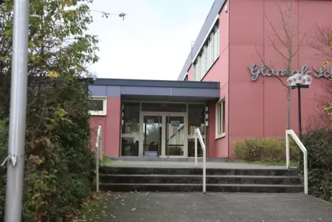 Mit einer Umweltplakette ist die Glantalschule in Glan-Münchweiler ausgezeichnet worden. 