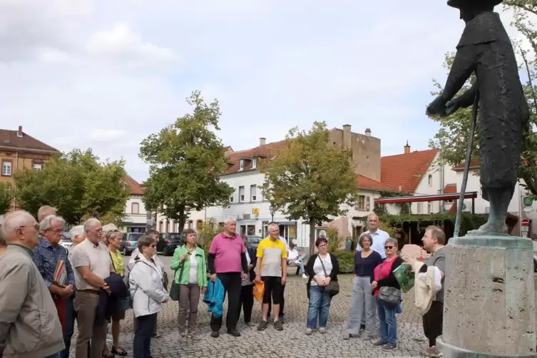 Die Sommeraktion startet auf dem Kirchenplatz.