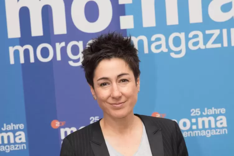 Dunja Hayali moderiert im ZDF das Morgenmagazin und heute journal.