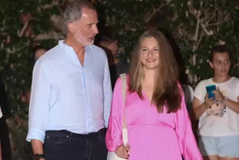Spaniens König Felipe VI. bereitet seine 17-jährige Tochter Leonor auf die Thronfolge vor. 