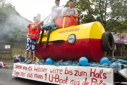 Nach dem Schulterschluss der ausrichtenden Vereine wird auch künftig – wie hier 2016 – in Schweisweiler Kerwe gefeiert. 
