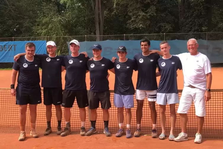 Das Meisterteam des TC Weiß-Blau: (von links) Chris Scheffel, Simon Kauf, Felix Kircher, Noah Nagel, Linus Reister, Hans Albert 