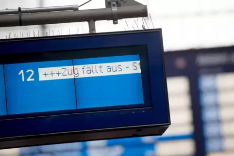 Insgesamt zwölf Fahrten waren am Sonntag betroffen. 