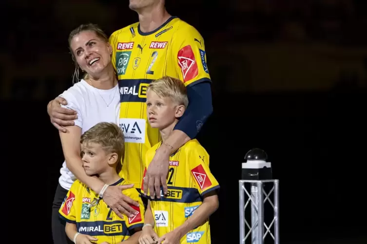 Der Abschiedsabend: Andy Schmid mit seiner Familie.