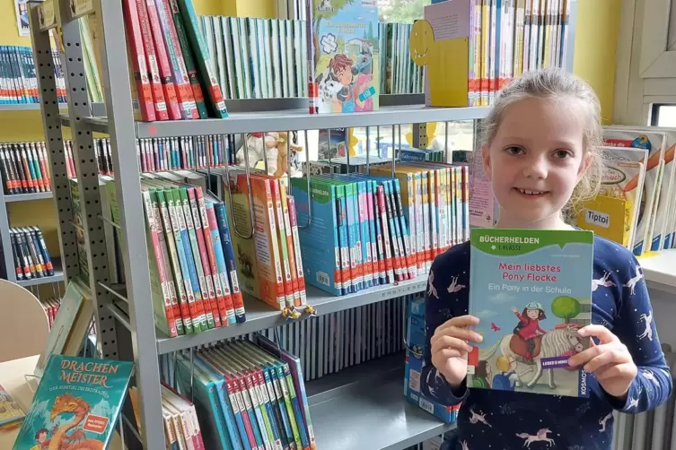 Die siebenjährige Elisa Leist mag Ponys. Das Buch, das sie für den Lesesommer empfiehlt, hat sie darüber hinaus auch überzeugt, 
