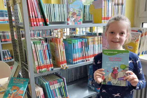 Die siebenjährige Elisa Leist mag Ponys. Das Buch, das sie für den Lesesommer empfiehlt, hat sie darüber hinaus auch überzeugt, 