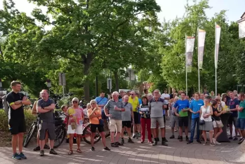 Bei der Sternfahrt zur Kreisverwaltung waren rund 130 Radfahrende zugegen.