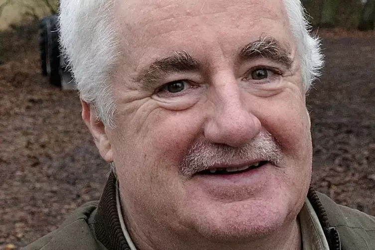 Werner Schramm in seinem Habitat, dem Wald. 