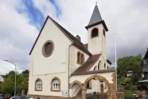 Gegen Ende des 19. Jahrhunderts nahmen die Bestrebungen für einen eigenen Kirchbau in Dennweiler-Frohnbach zu.