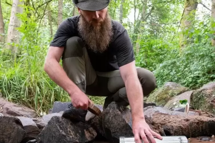 Der portable Wasserfilter ist f&uuml;r l&auml;ngere Aufenthalte in der Natur gedacht.
