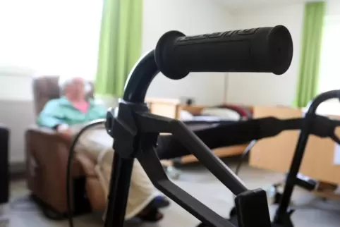 Die pflegenden Angehörigen sind mit einem Anteil von 80 Prozent der größte Pflegedienst überhaupt. Sie brauchen Beratung. 