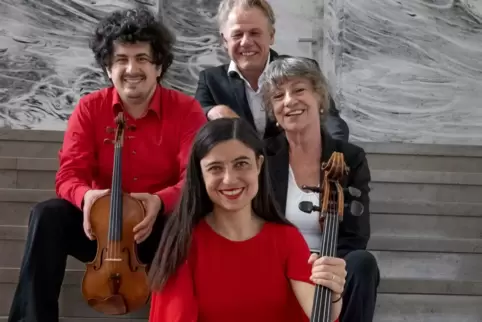 Annäherung an Mascha Kaléko: Ivan Knezevic, Caroline Busser, Rainer Furch und Madeleine Giese (v.li.).