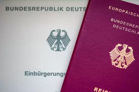 Im vergangenen Jahr haben 168.500 Personen die deutsche Staatsbürgerschaft beantragt. 