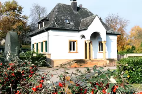 Ehemaliges Verwalterhaus auf dem Friedhof in Speyer. 