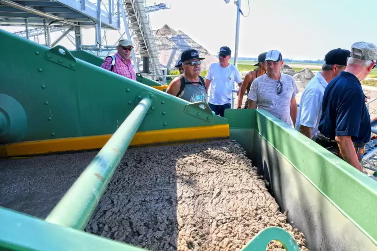 Objekt der Begierde: Sand, nach K&ouml;rnung gesiebt.