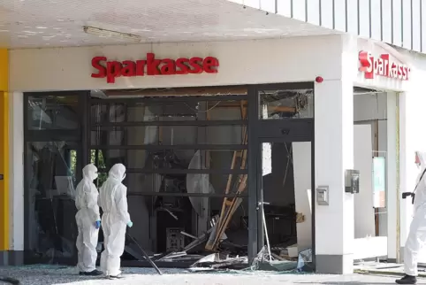 Nachdem mehrere Geldautomaten gesprengt wurden, hatte die Sparkasse ihre Automaten vorübergehend außer Betrieb genommen.