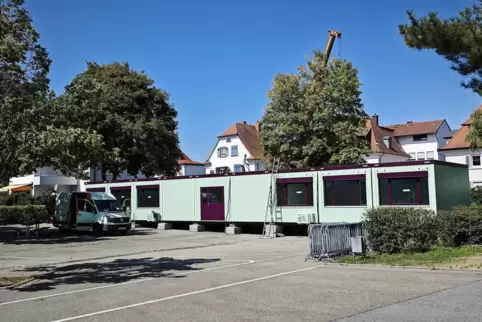 Bieten Platz für zwei zusätzliche Klassen: neue Containermodule der Dekan-Ernst-Schule. 