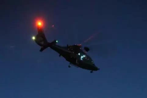 Auch mit einem Hubschrauber wurde nach dem Mann gesucht. 