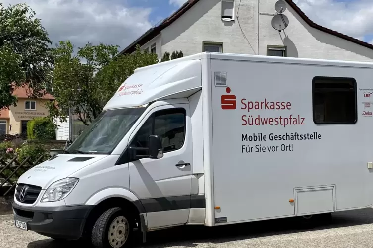 Mitte Mai war die Geschäftsstelle der Sparkasse Südwestpfalz in Hornbach Ziel von Automaten-Sprengern. Seitdem fährt ein Transpo