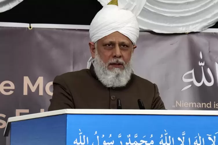 Religi&ouml;ses Oberhaupt der Gemeinschaft: Kalif Hadhrat Mirza Masroor Ahmad.