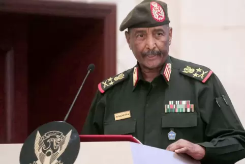 Sudans De-Facto-Präsident und Armeechef Abdel Fattah al-Burhan lehnt Friedensverhandlungen ab. 