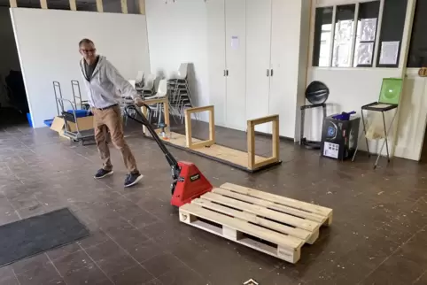Stefan Opitz und das Team der Kaiserslauterer Tafel stecken noch in den Vorbereitungen für die ersten Ausgaben am neuen Standort