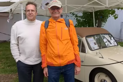 Rolf Jacob (links) und ThomasSchneider sind Auto-Fans. 