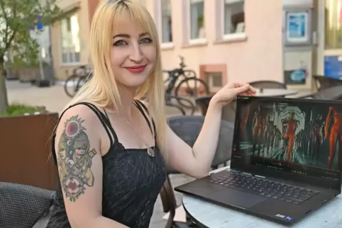 Jessica Avarello kann mit ihrem Laptop überall arbeiten. 