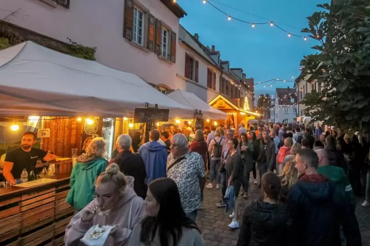 Traditionell ein Besuchermagnet: das Speyerer Altstadtfest. Unser Bild zeigt eine Festszene aus dem vergangenen Jahr.