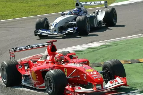 Die Strecke im königliche Park von Monza hat quasi nur Geraden und Schikanen. Juan Pablo Montoya kann Michael Schumacher im Sept