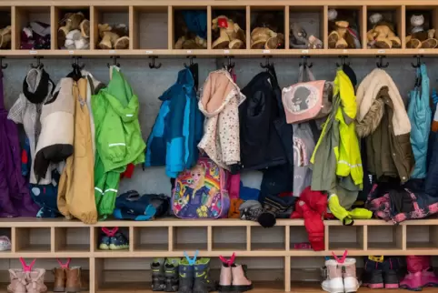 Bis zu 100 Kinder könnten in einem Neubau am Rathaus betreut werden. 
