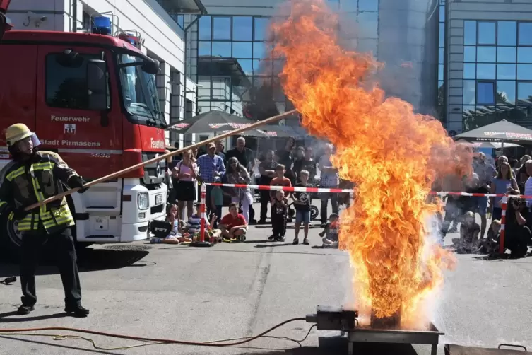 Tag der offenen Tür: Feuerwehr zeigt, was sie kann - Pirmasens
