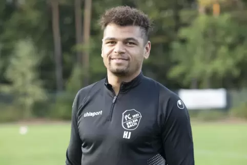 In drei Ligaspielen traf er schon 14 Mal: Heraldo Jorrin, der Spielertrainer des FC Erlenbach. 