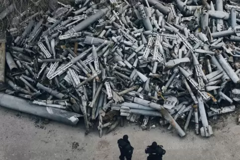 Reste russischer Raketen, darunter Streumunition, in Charkiw. 