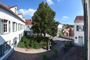 Judenhof: neues Besucherzentrum weiter in der Planung. Judenhof: neues Besucherzentrum weiter in der Planung.