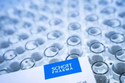Schott Pharma stellt unter anderem Spritzen aus Glas und Spezialglaskunststoff, Ampullen und Fläschchen für den Medizinbereich h